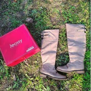Like New Tan Woman's size 6 Tall Over the knee boots Jeossy